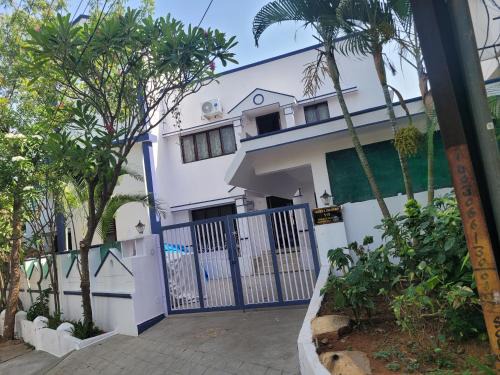Hyderabad House | MAJESTIC MAHINDRA HILLS hEIGHTS -BR1