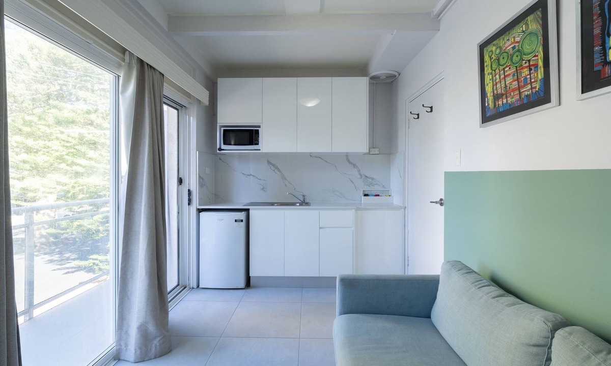 Manly Hotel | Manly Waves Studios & Apartments