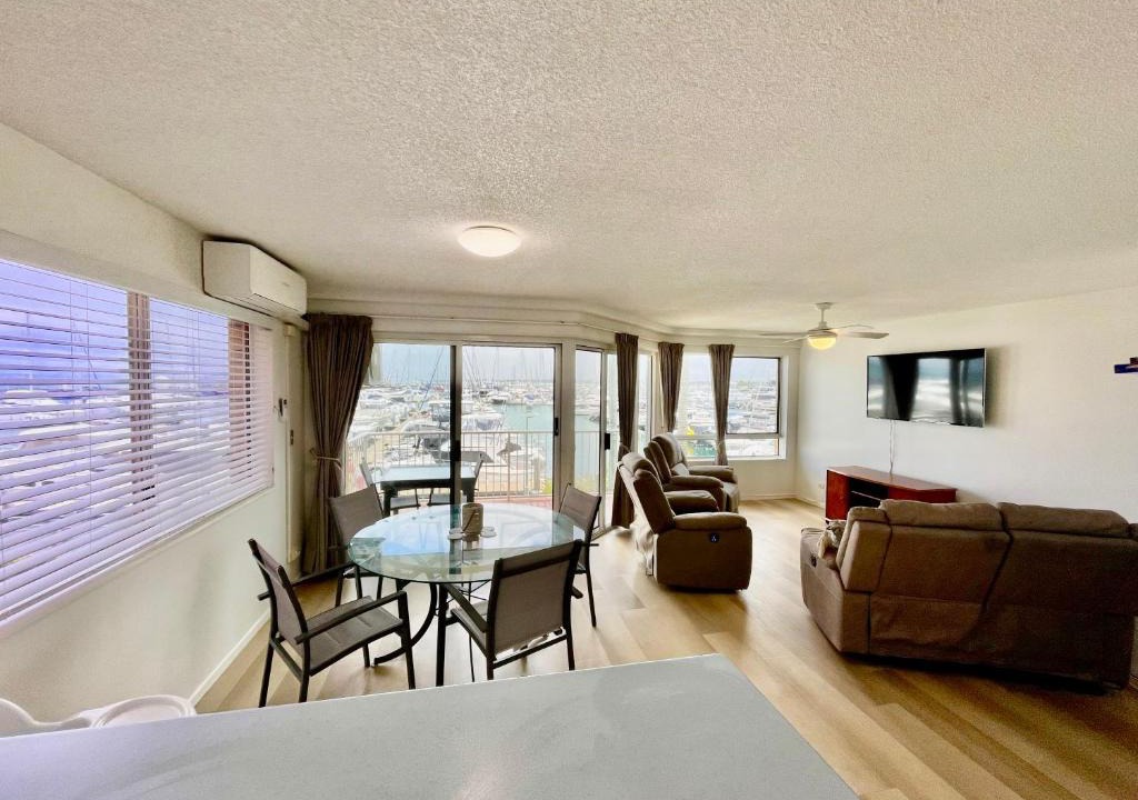 Urangan Apartment | MarinaView Unit 24 - Break Free Resort- 2 Bedroom Self Contained