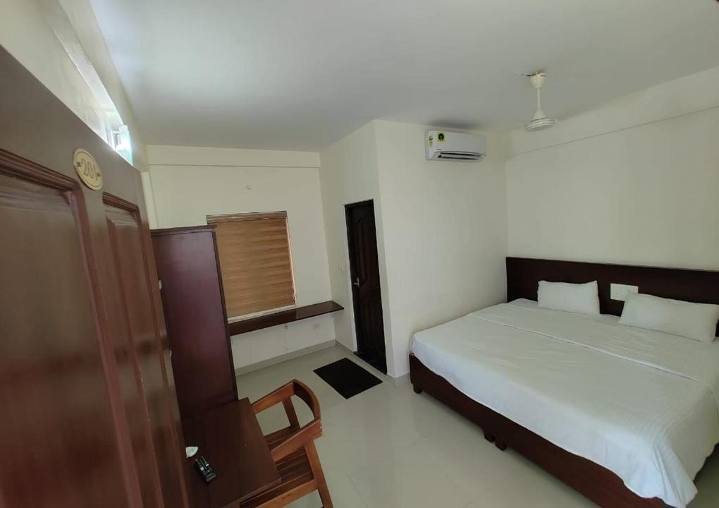 Kakkanad Hotel | Masterkey Deluxe Rooms