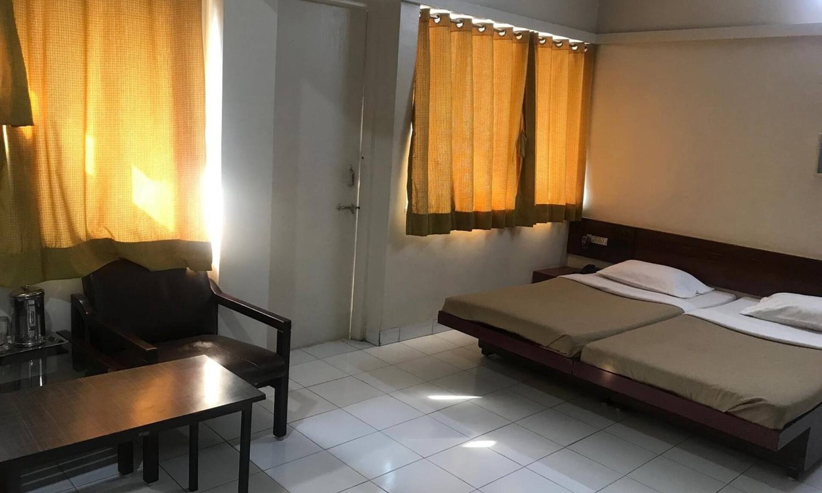 Shivajinagar Hotel | Maurya Residency