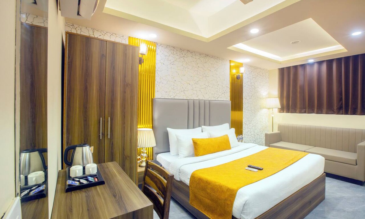 Sector 62 Hotel | Mehak Palace