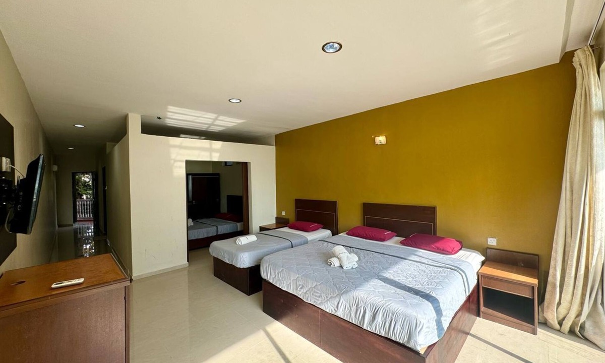 Air Papan Hotel | Mersing Beach Resort