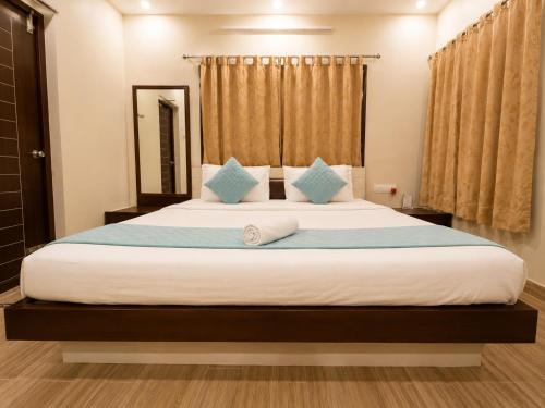 Kolkata House | Metro Guest House,Near South City Mall