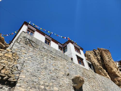Dhankhar Hostel | Mochilero Eyrie