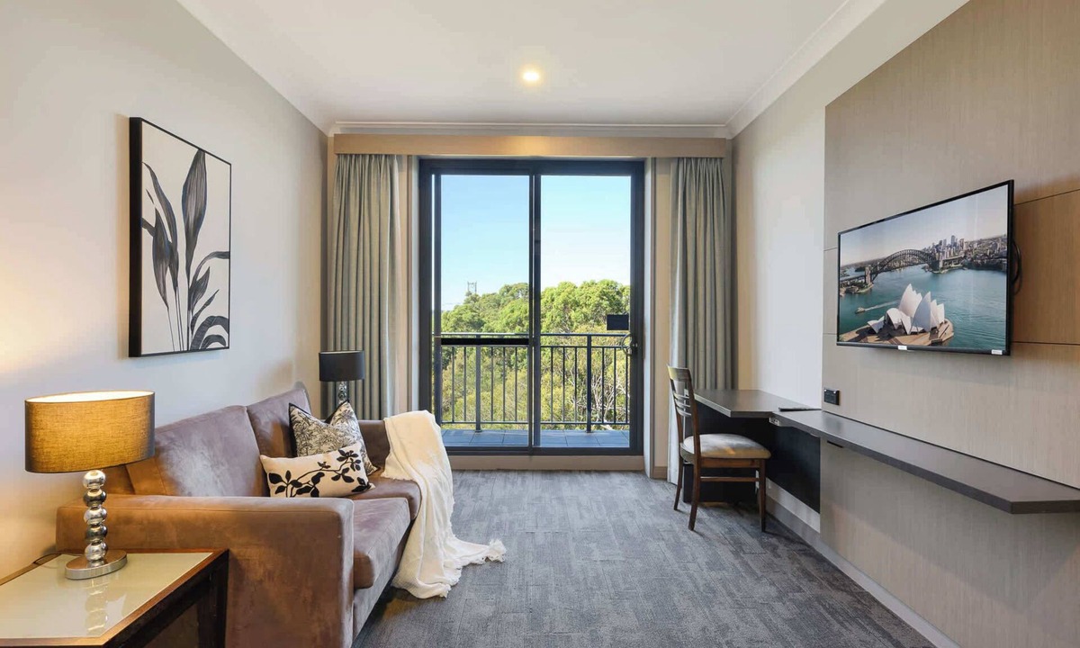 North Ryde Apartment | Modern 1BR Apt 1KM to Macquarie Park Station