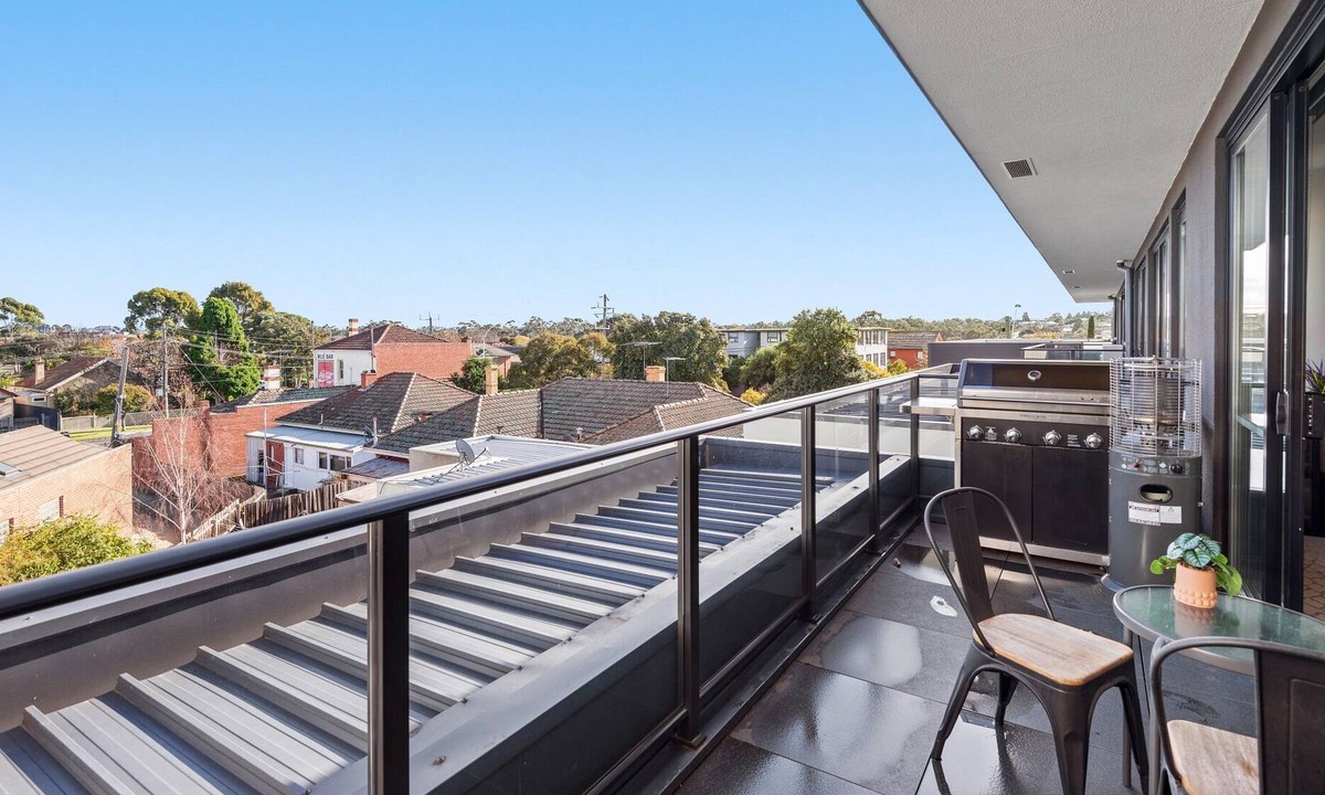 Essendon Apartment | Modern 2-Bed Essendon Apartment With Views