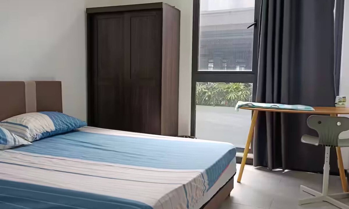 Kuala Lumpur Apartment | Modern 2-bedroom with AC, WiFi, fitness room in charming Kuala Lumpur
