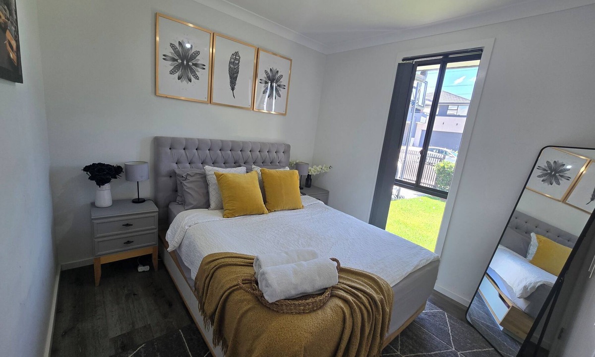 Oran Park Apartment | Modern 2BR home| Private| Luxury | Oran Park Stay Free Parking | Free Wi-Fi