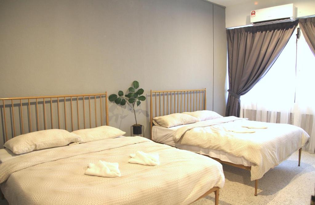Downtown George Town Hotel | MOM MARK INN