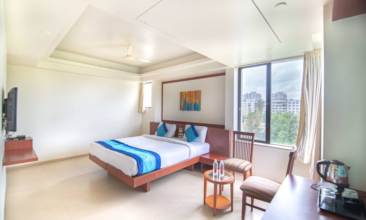 Aundh Hotel | Monarch Montvert, Baner Pune