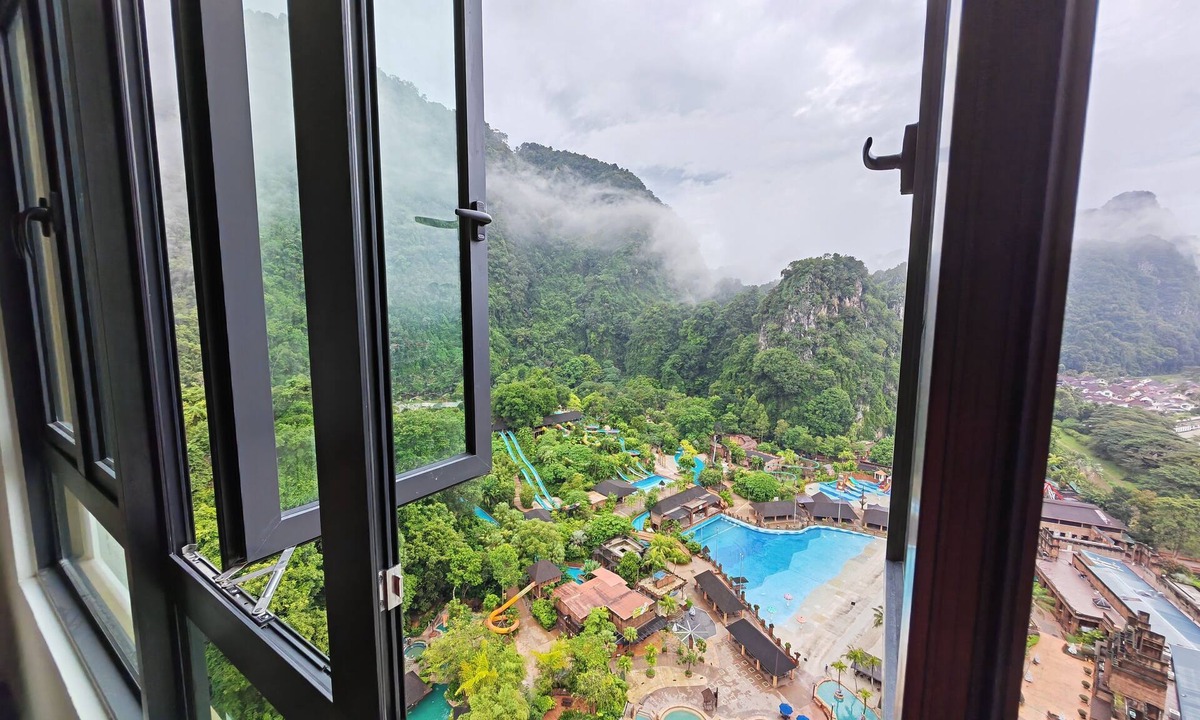 Ulu Kinta Apartment | Mountain & Theme Park Views' Cozy Suite
