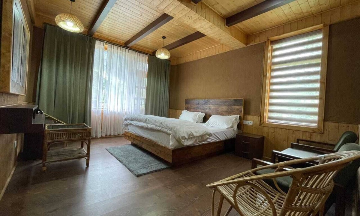 Keylong Hotel | Mud Essence