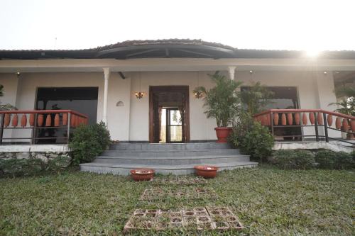 Jamshedpur House | Mud & Meadows- A Satvik Farmstay, Jamshedpur