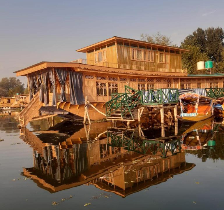 Nagin Bagh Hotel | Nageen Castle Group of House Boats