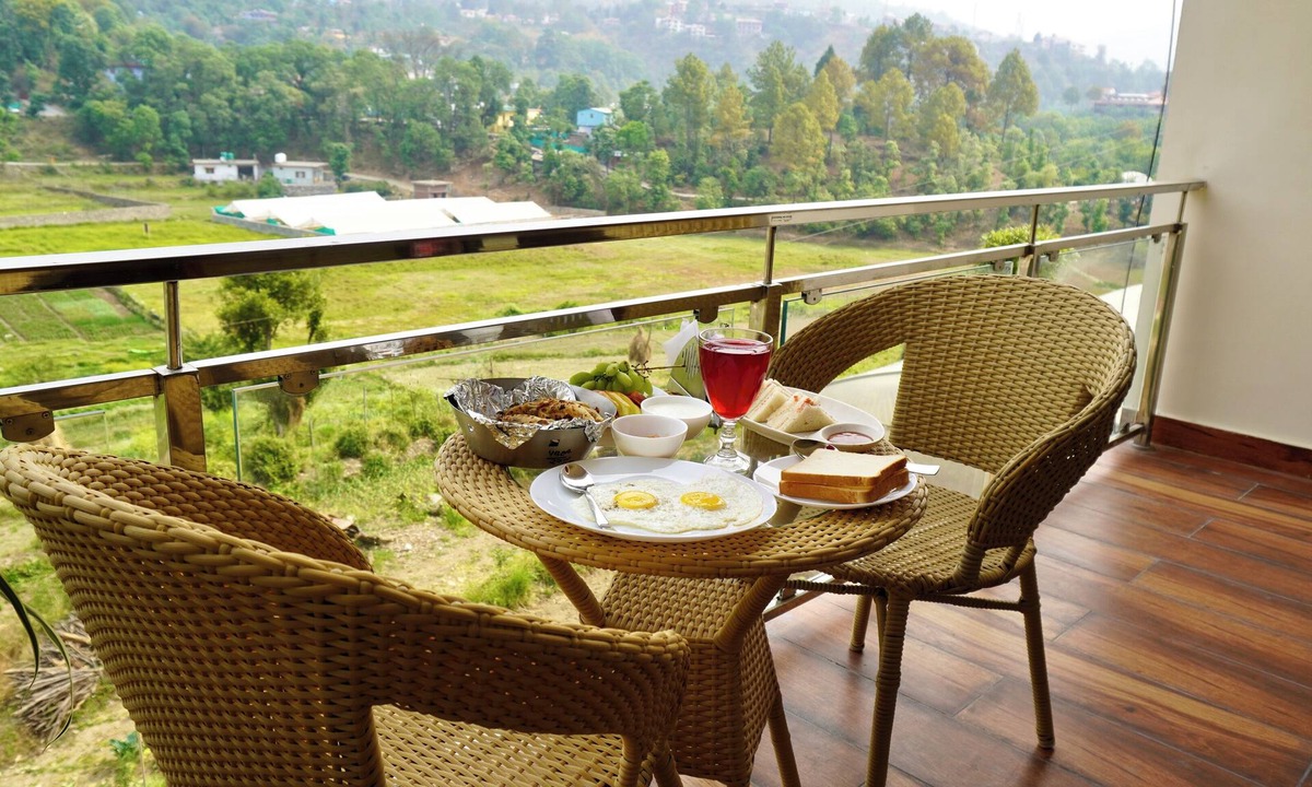 Bhimtal Hotel | Nakshville