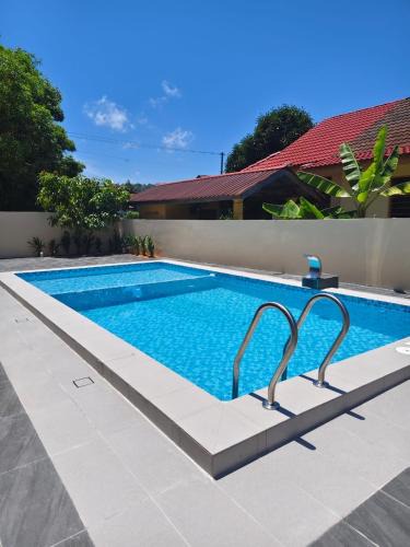 Batu Rakit House | Narasya Homestay Wakaf Tengah Batu Rakit Private Pool