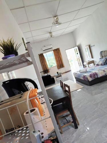 Kuala Tahan House | National Park Belebar Studio - Kuala Tahan