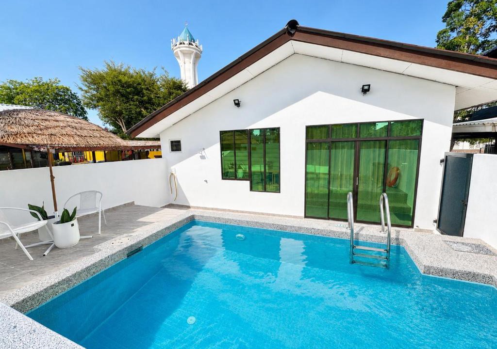 Kampong Raja Villa | Nazza Lynz Villa Besut with Private Pool