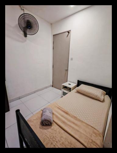 Pusat Komersil Lee Ling Apartment | NB Metrocity Homestay