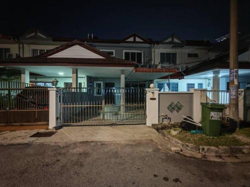 Bayan Lepas House | Near Spice Arena 4R3B Double Storey Terrace Bayan Lepas