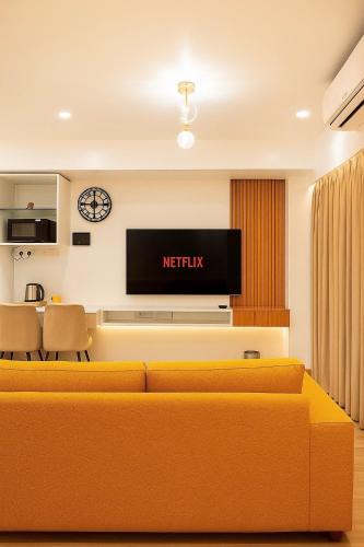 Viman Nagar Apartment | Neon Vimannagar studio near Pune Airport Symbiosis College 5 min walk