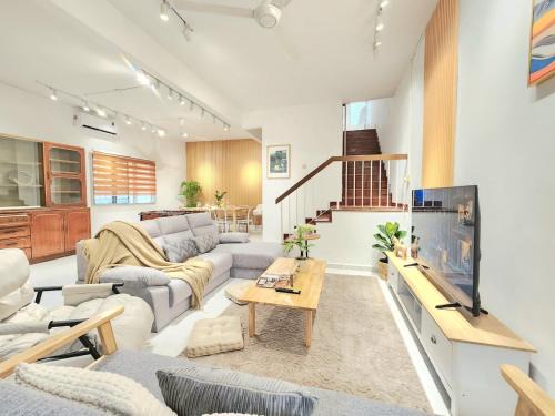 SS 2 House | NEW!Petaling Jaya SS2 Landed Corner House with 5BEDRoom sleeps up to 18Pax, 1 Utama , Damansara,