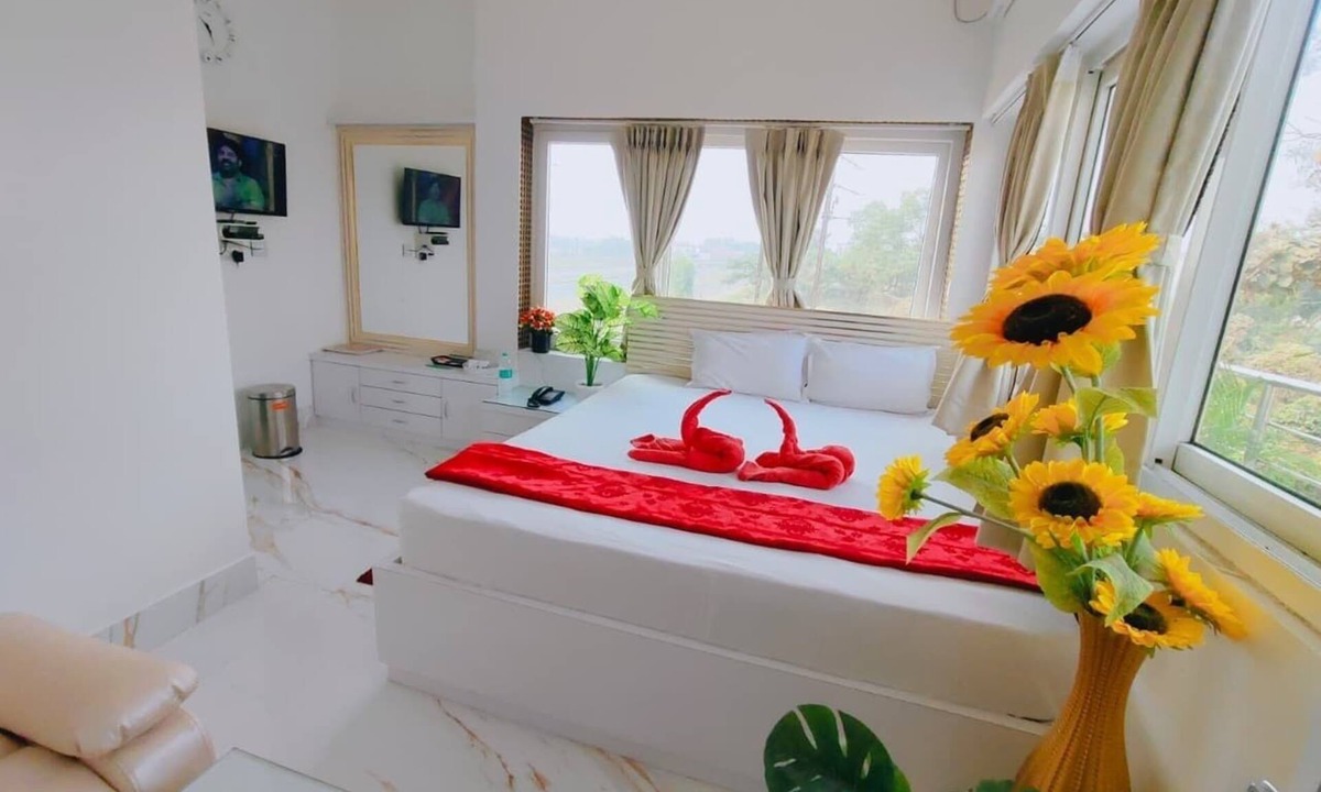 Barddhaman Hotel | NEW RUBI RESTAURANT CUM BAR AND LODGE