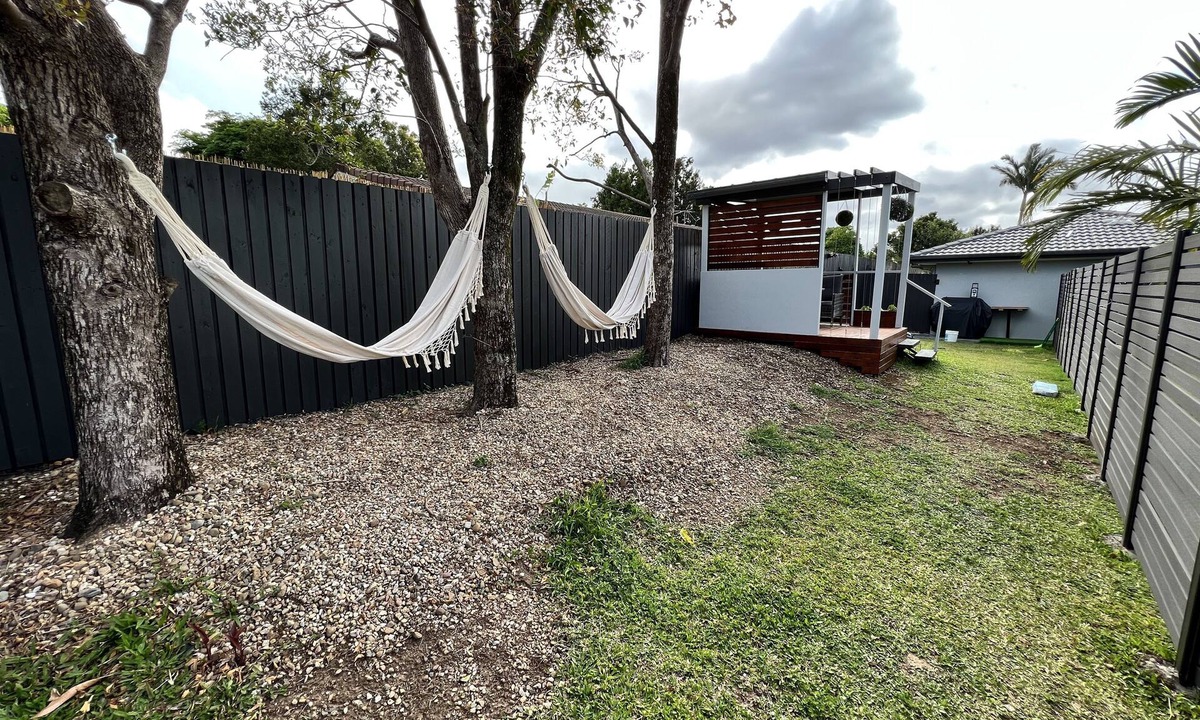 Boondall Apartment | Newly Listed and Centrally located , walk to restaurant's , cafes and shopping ,