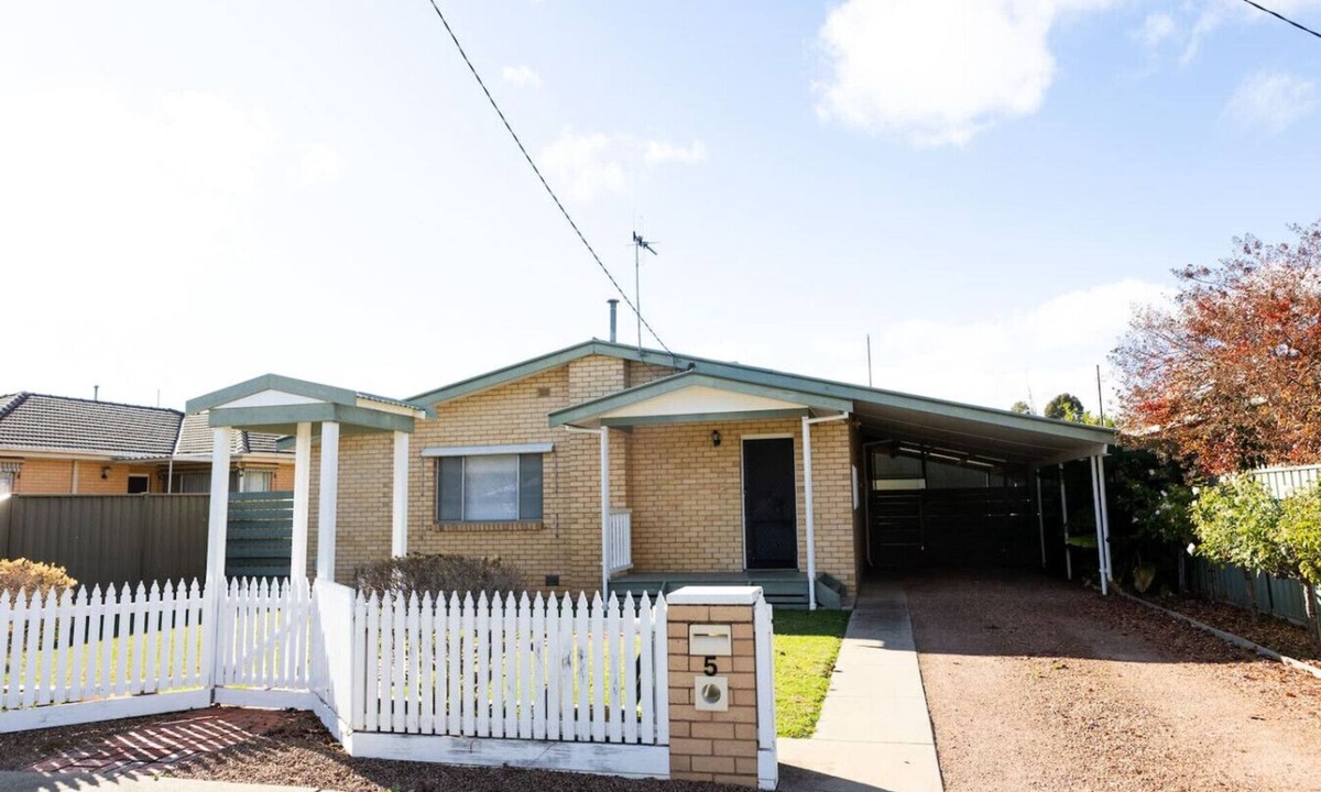 Shepparton South House | North Central Spacious Charmer