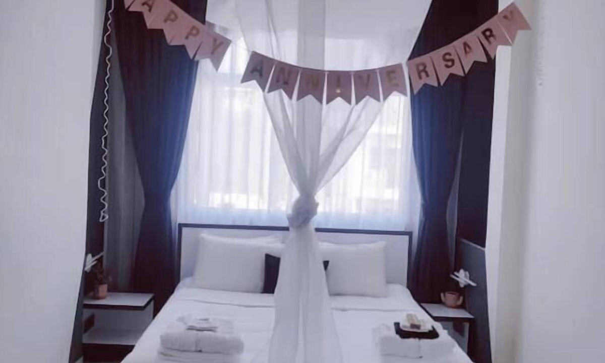Gurugram Apartment | Oasis in Gurgaon | Private Room with Jacuzzi