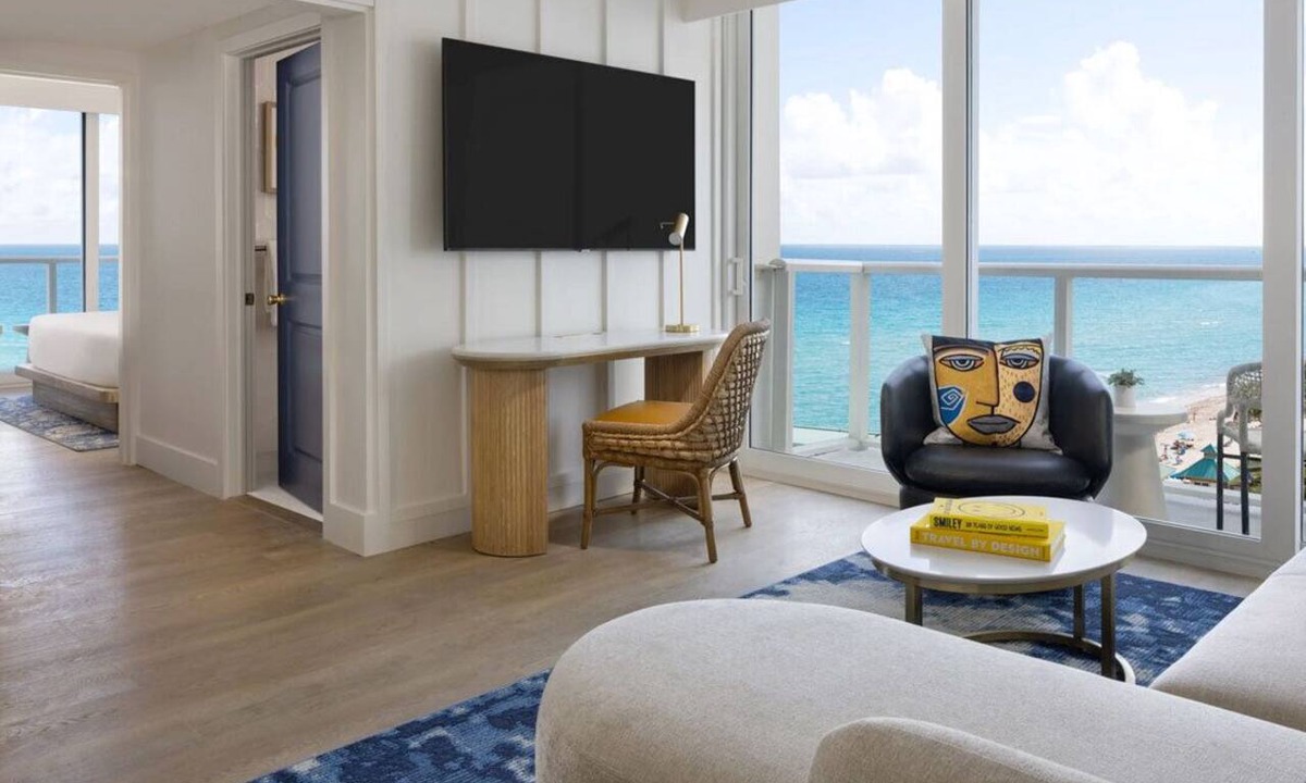 Sunny Isles Beach Resort | Oceanfront Suite at Resort