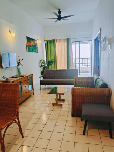 Taman Haji Zainal Apartment | Oceanwhite Homestay Corus
