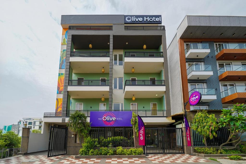 Gurugram Hotel | Olive Hotel Gurugram Sector 57 by Embassy group
