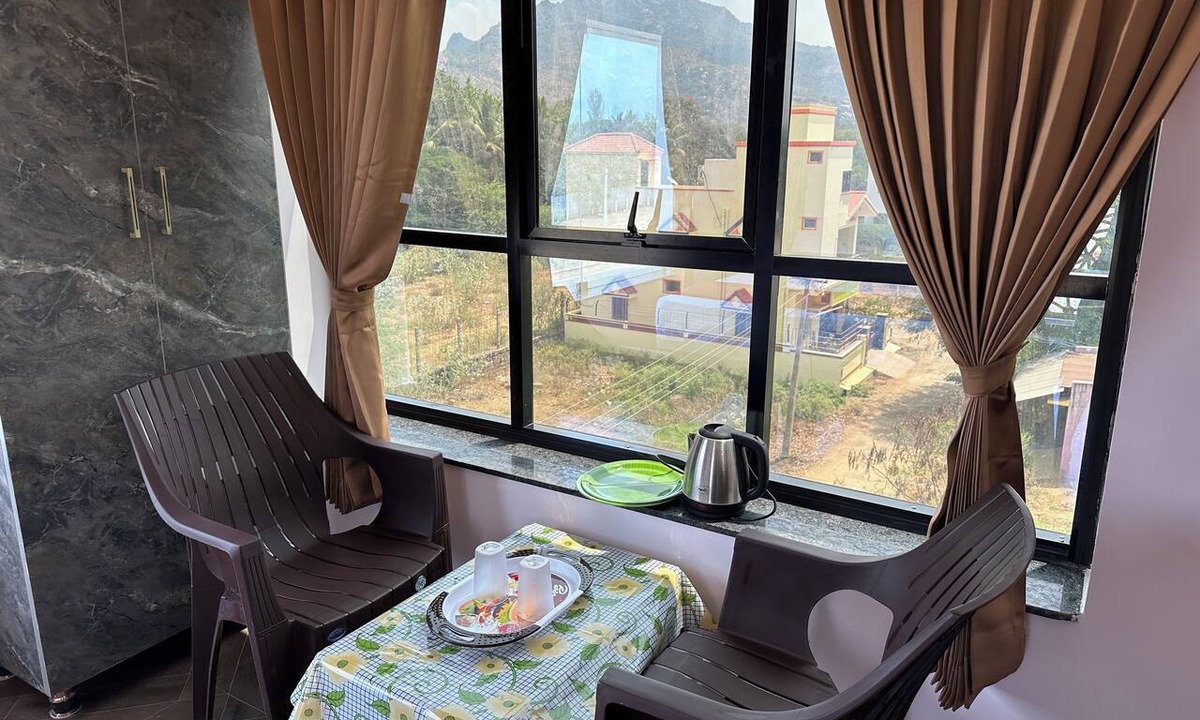 Tiruvannamalai Hotel | OM LINGESWARAN Home Stay Tiruvannamalai