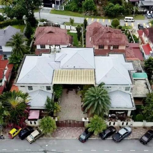 Bandar Sri Sendayan House | Omar Little Palace - 10 Bedroom Homestay Seremban