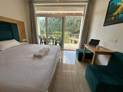 Bhagsu Nag House | OmiHomeStay