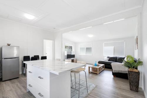St. Georges Basin House | Osprey Cottage by Book Jervis Bay