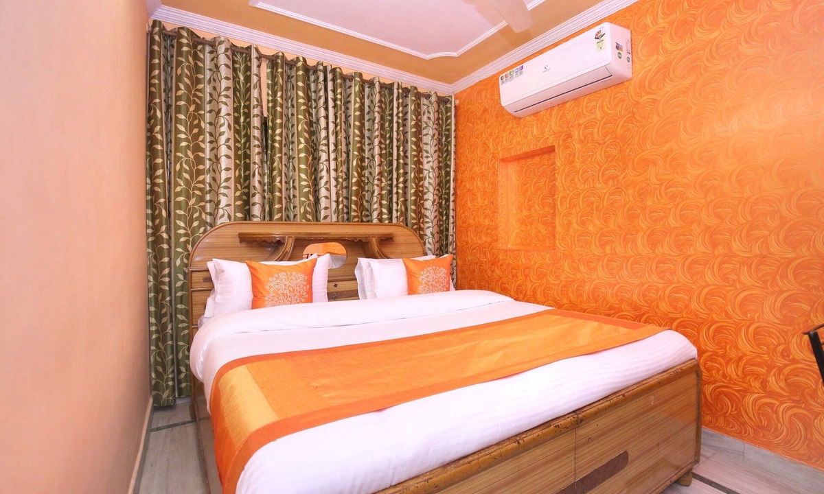 Sector 45 Hotel | OYO 10384 Hotel Rajesh Palace