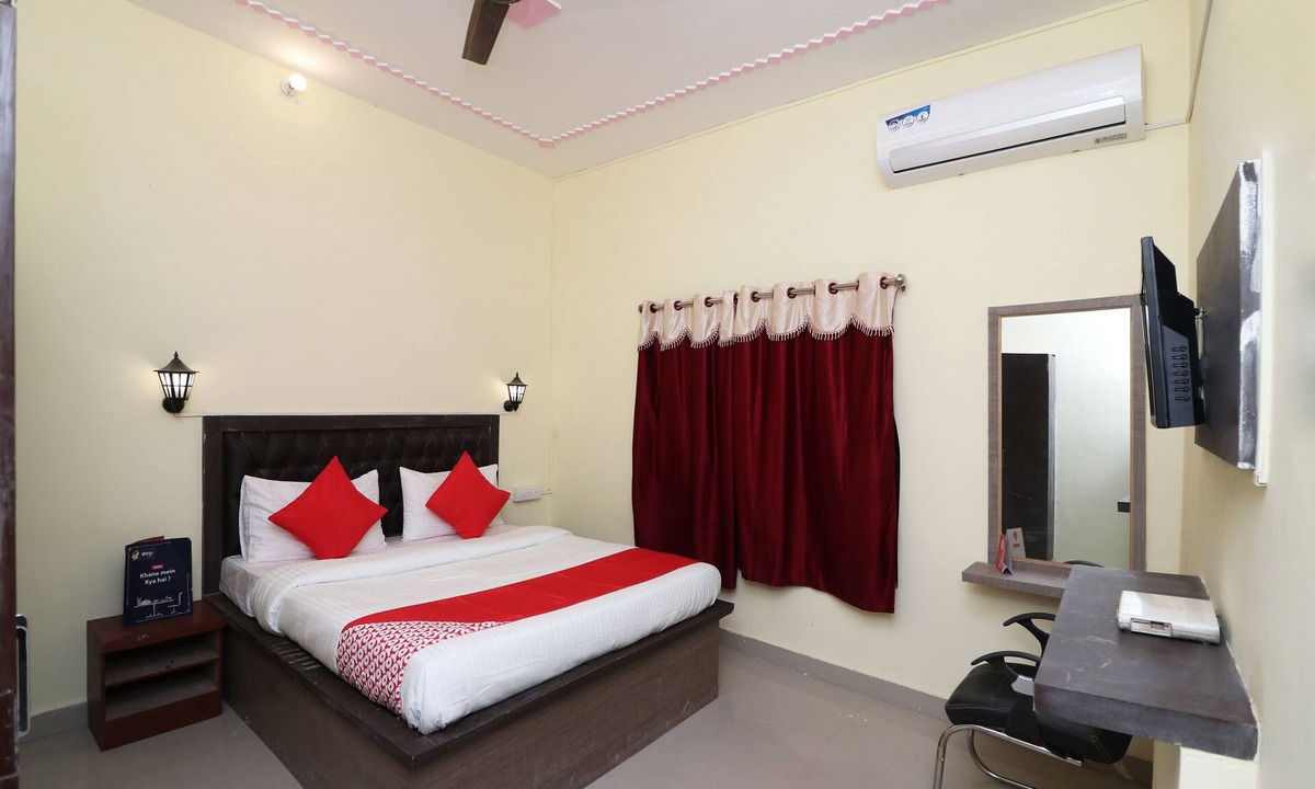 Lanka Hotel | OYO 17171 Sandhya Guest House