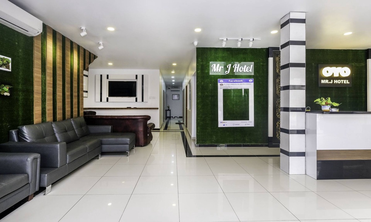 Wakaf Che Yeh Hotel | OYO 718 MR J Hotel Wakaf Che Yeh 1