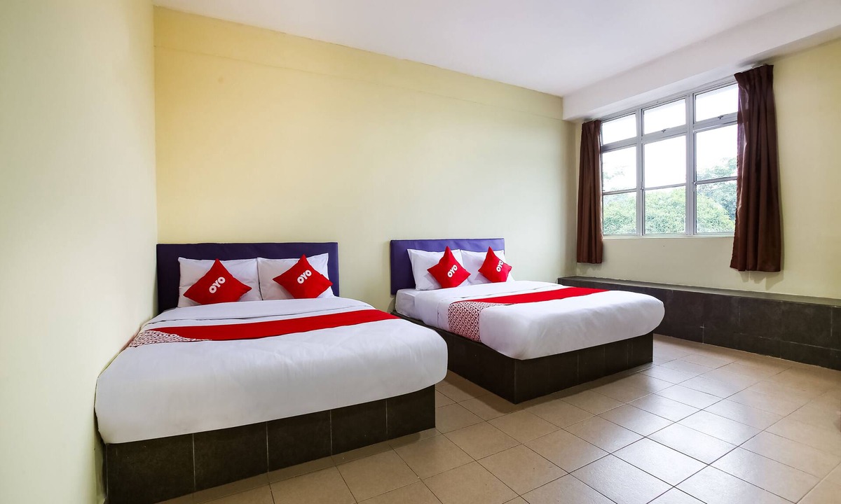 Banting Hotel | OYO 89585 Hotel Happy Inn