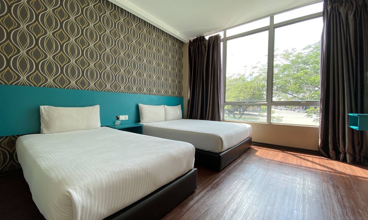 Ayer Hitam Hotel | OYO 89752 7 Days Express Hotel