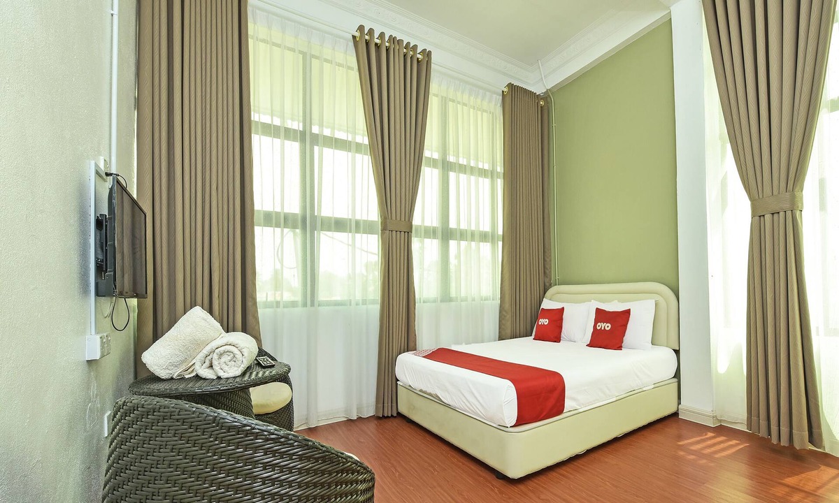 Pasir Puteh Hotel | Oyo 90639 Hotel Azimah