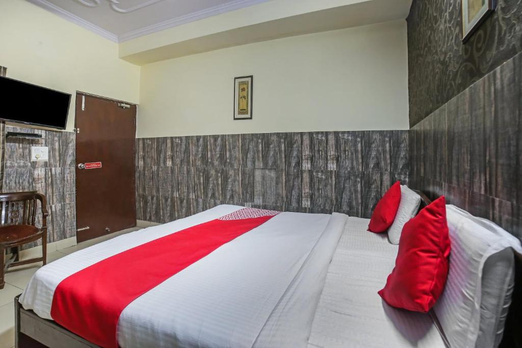 Gurugram Hotel | OYO Downtown Inn Near Leisure Valley Park