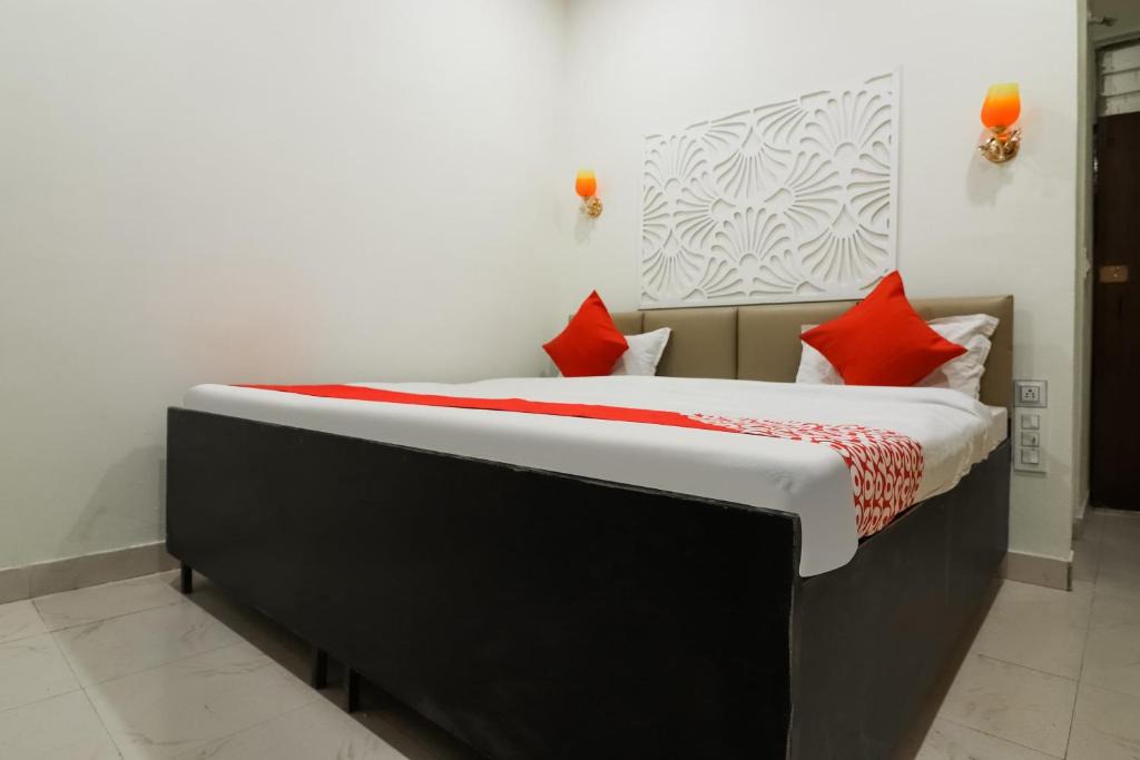 Gwalior Hotel | OYO Flagship KANCHAN PALACE