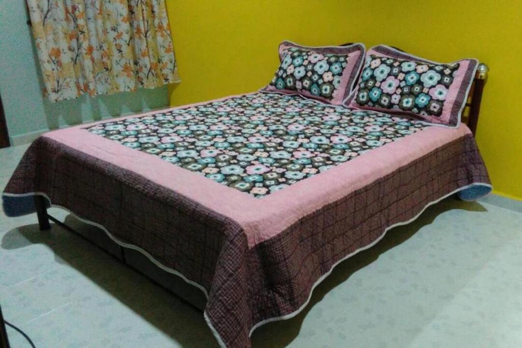 Kampong Raja Hotel | OYO Homes 90590 Mazhomestay