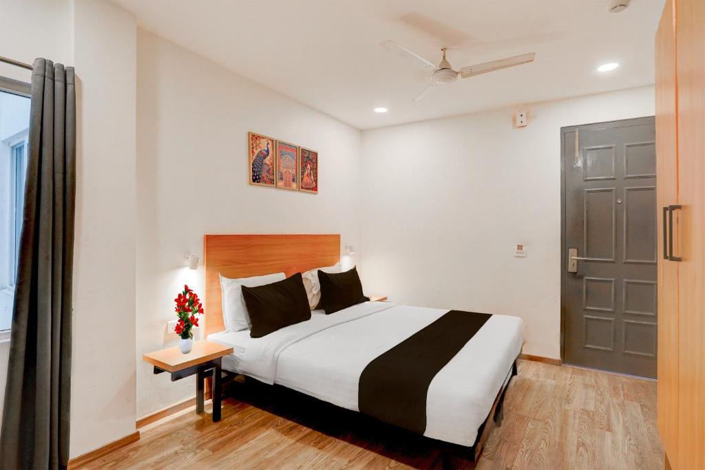 Mohangarh Hotel | OYO Townhouse Deva Road Lucknow