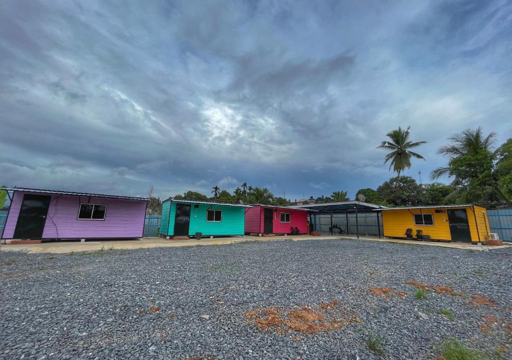 Padang Besar Hotel | Padang Besar Rainbow Cabin Homestay