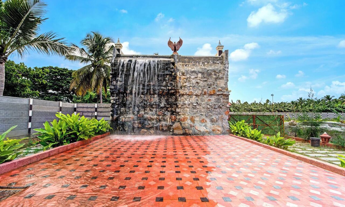 Gobichettipalayam Hotel | Palette Peace Village Garden BF Erode